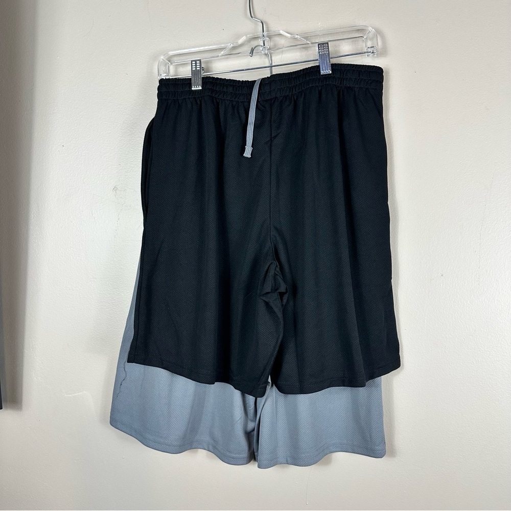 Amazon essentials. Medium set men shorts grey & black. 14” w elastic new